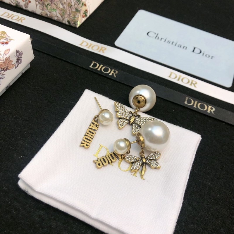 chr1st1an D10r earrings